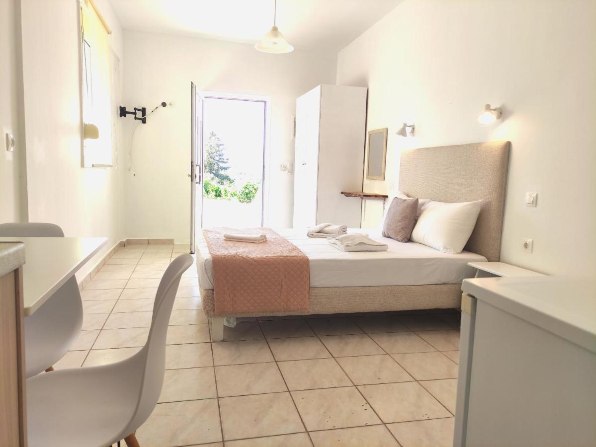 # 6 Giorgos & Chara Apartments 네아키도니아 외부 사진